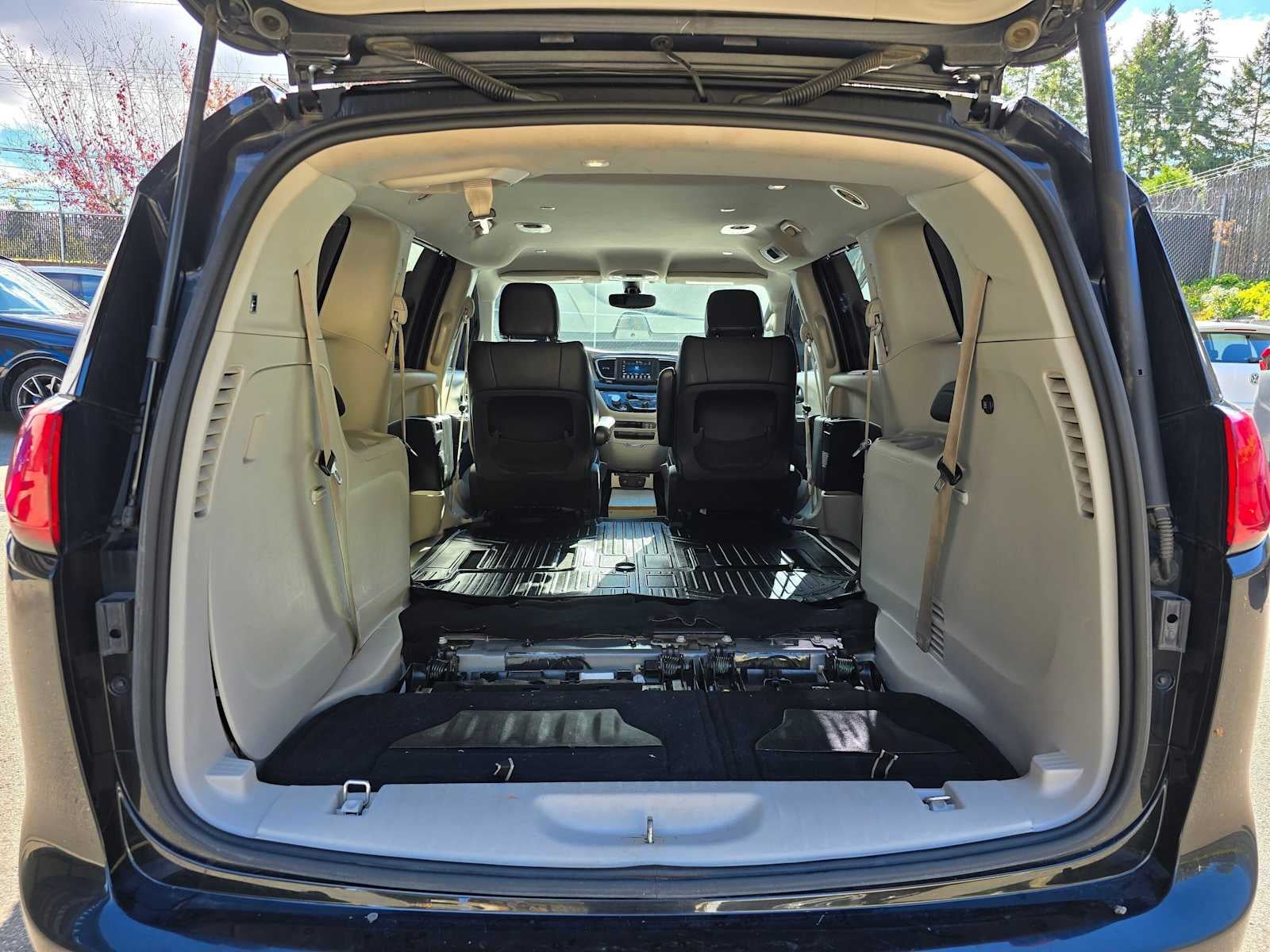 2020 Chrysler Pacifica Touring L