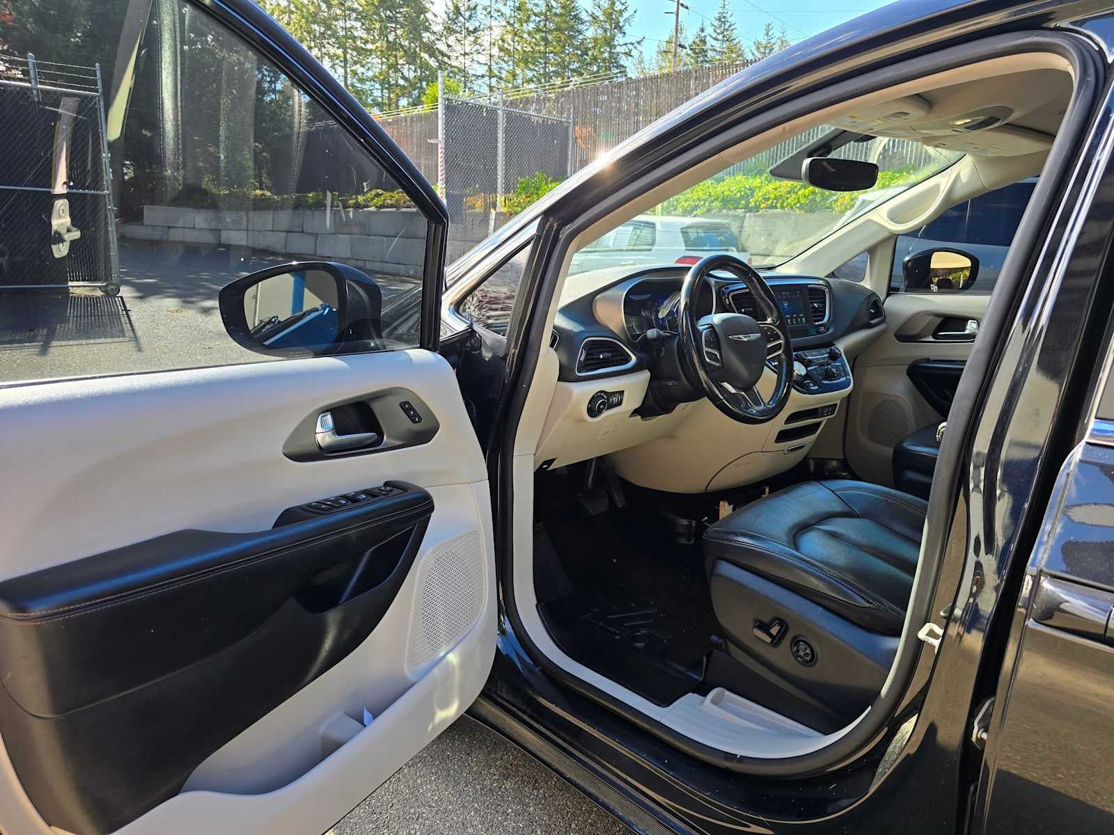 2020 Chrysler Pacifica Touring L