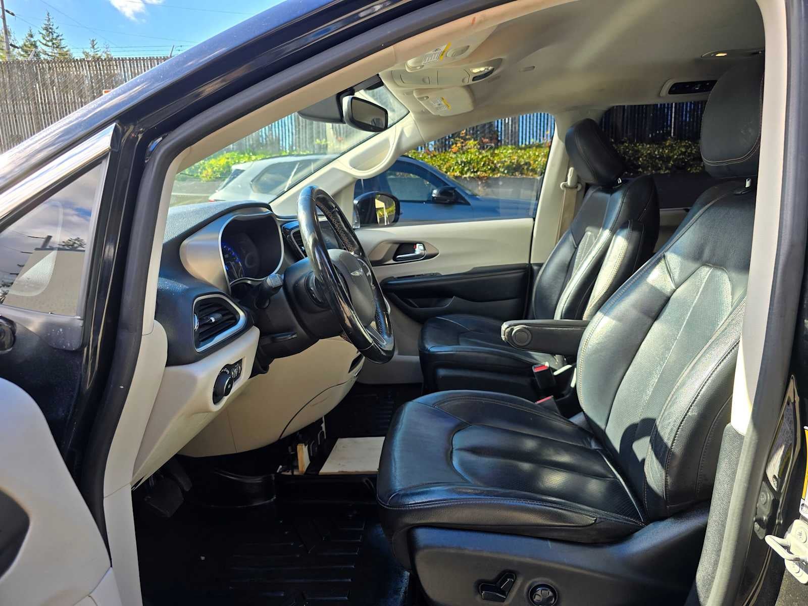 2020 Chrysler Pacifica Touring L