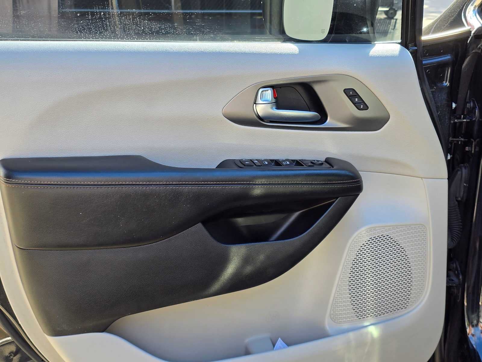 2020 Chrysler Pacifica Touring L