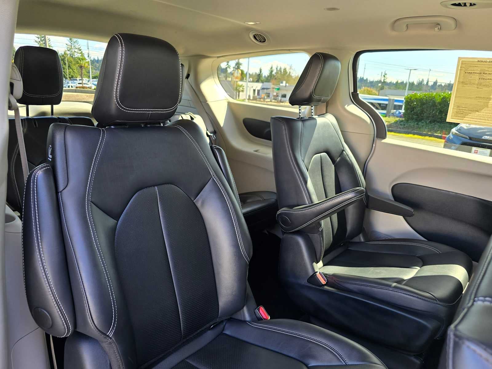 2024 Chrysler Pacifica Hybrid Select