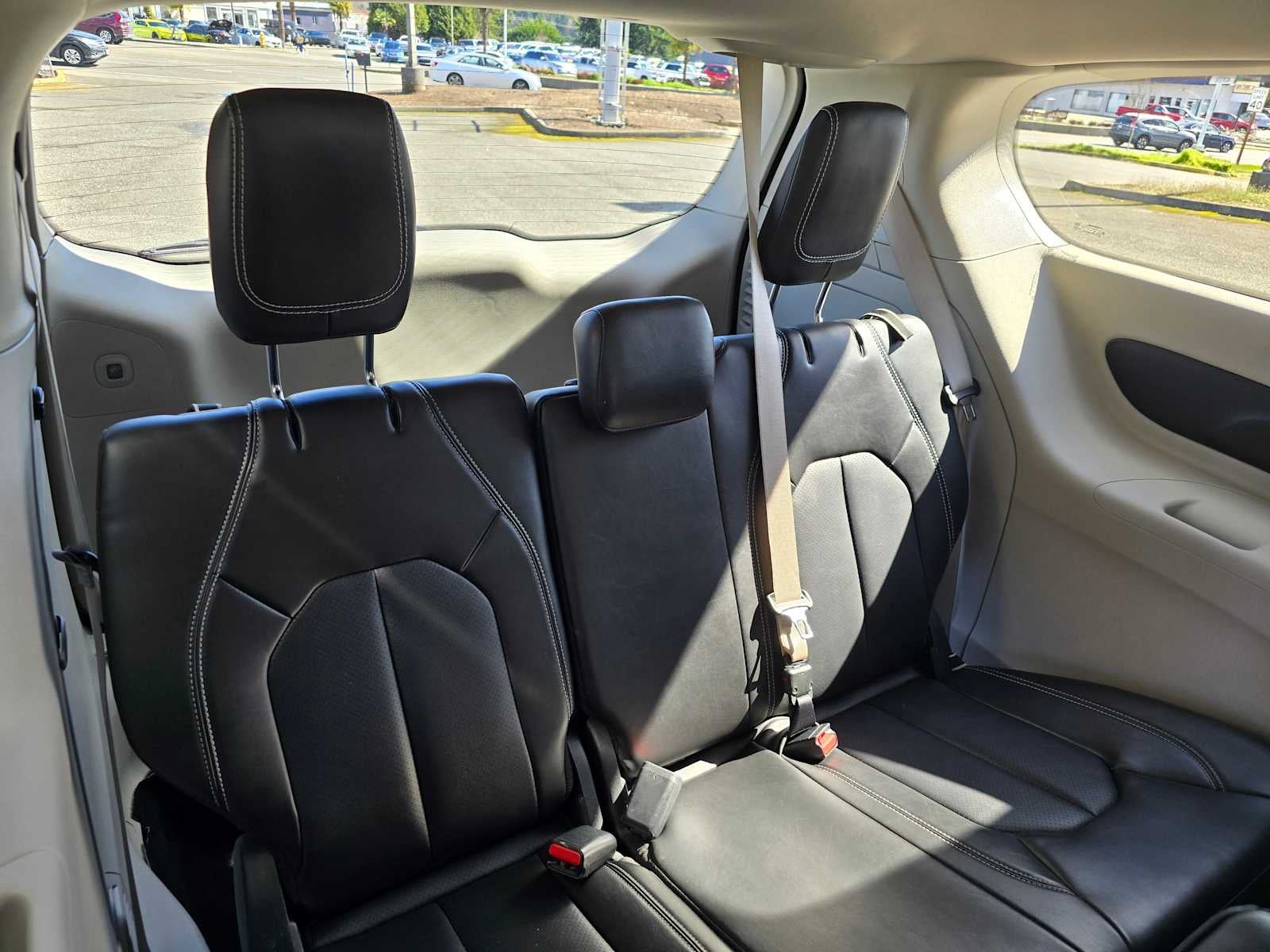 2024 Chrysler Pacifica Hybrid Select