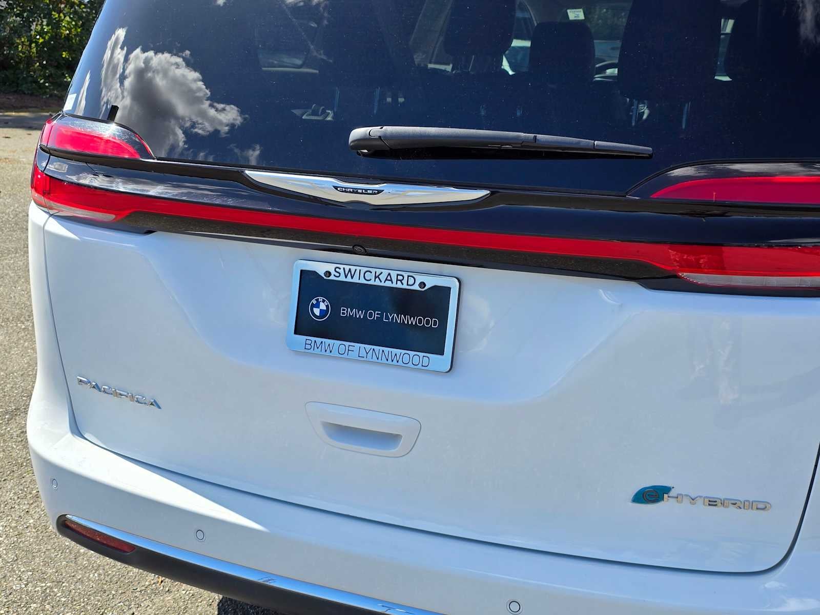 2024 Chrysler Pacifica Hybrid Select