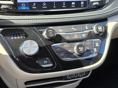 2024 Chrysler Pacifica Hybrid Select