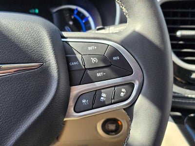 2024 Chrysler Pacifica Hybrid Select