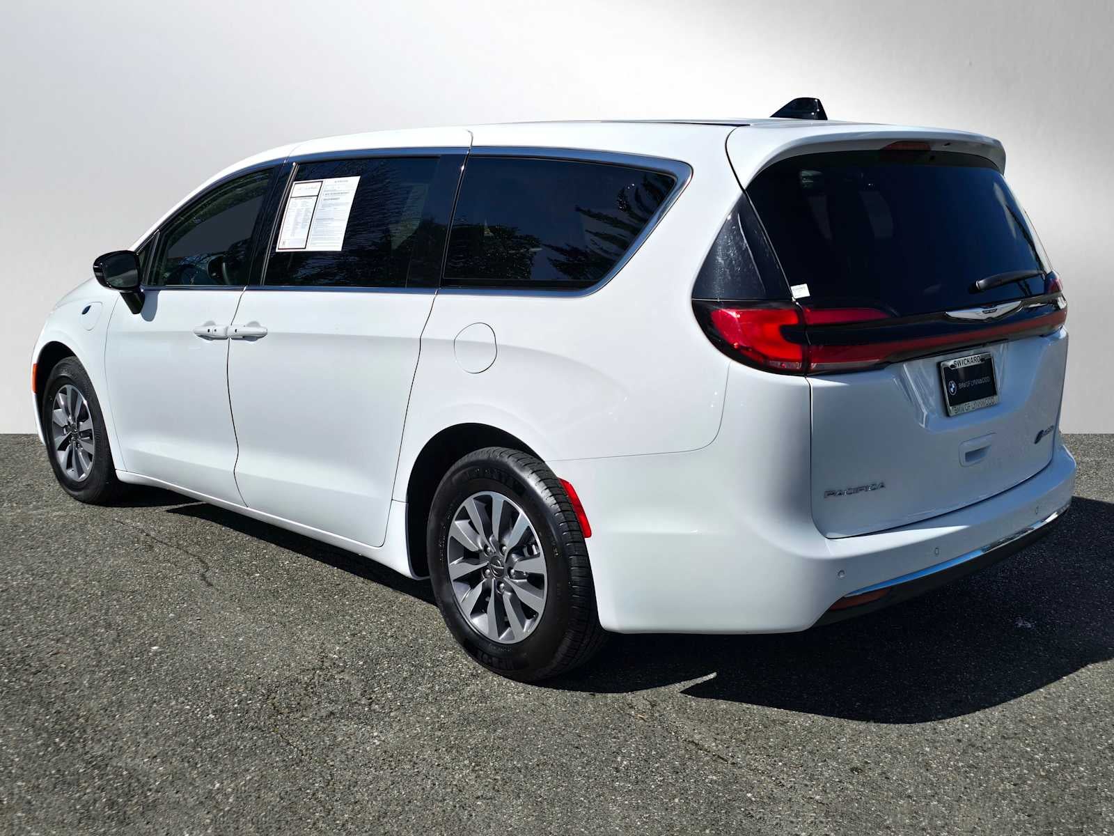2024 Chrysler Pacifica Hybrid Select