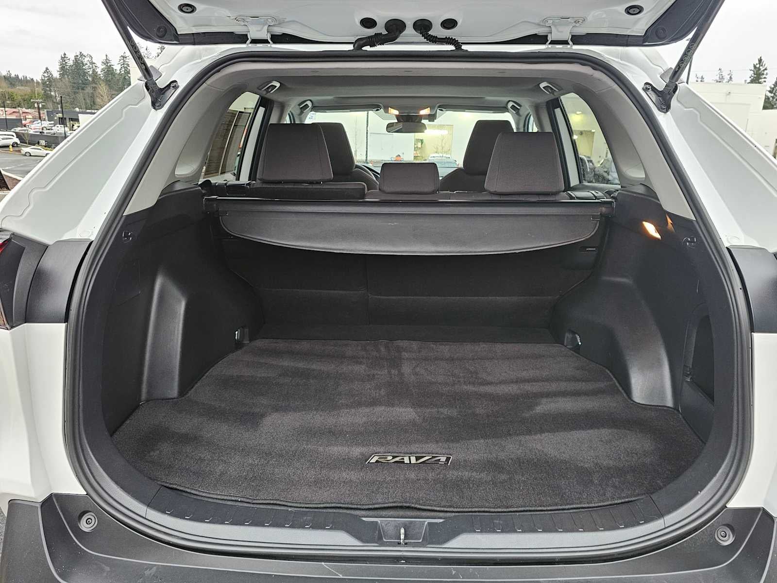 2019 Toyota RAV4 Hybrid XLE