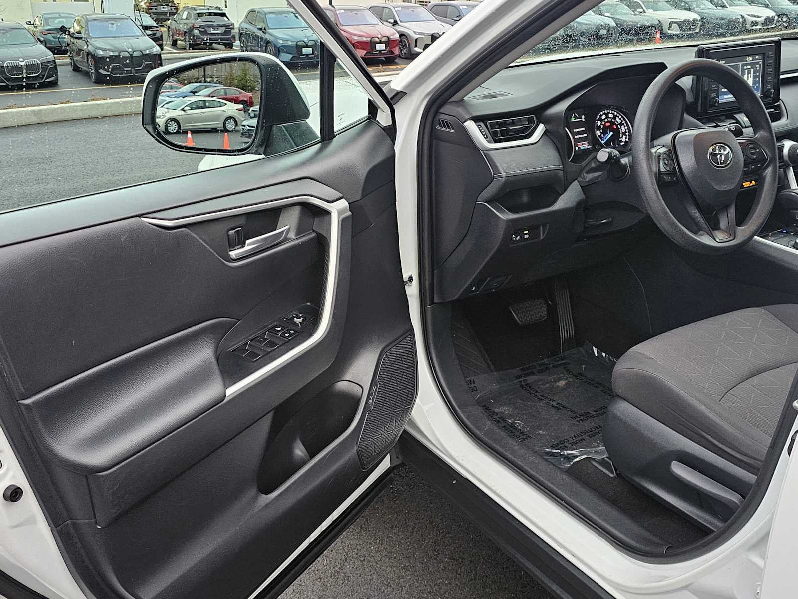 2019 Toyota RAV4 Hybrid XLE