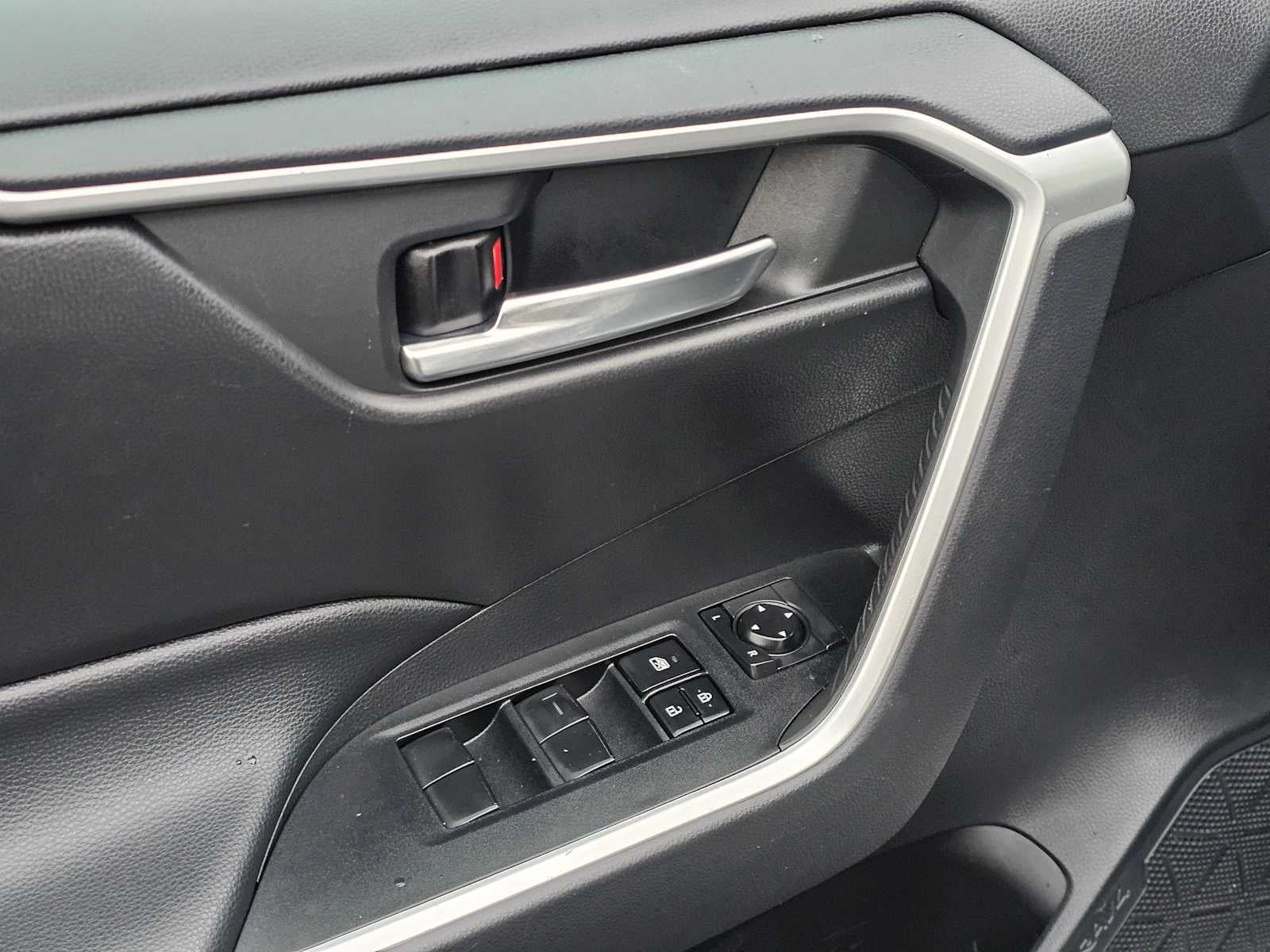 2019 Toyota RAV4 Hybrid XLE