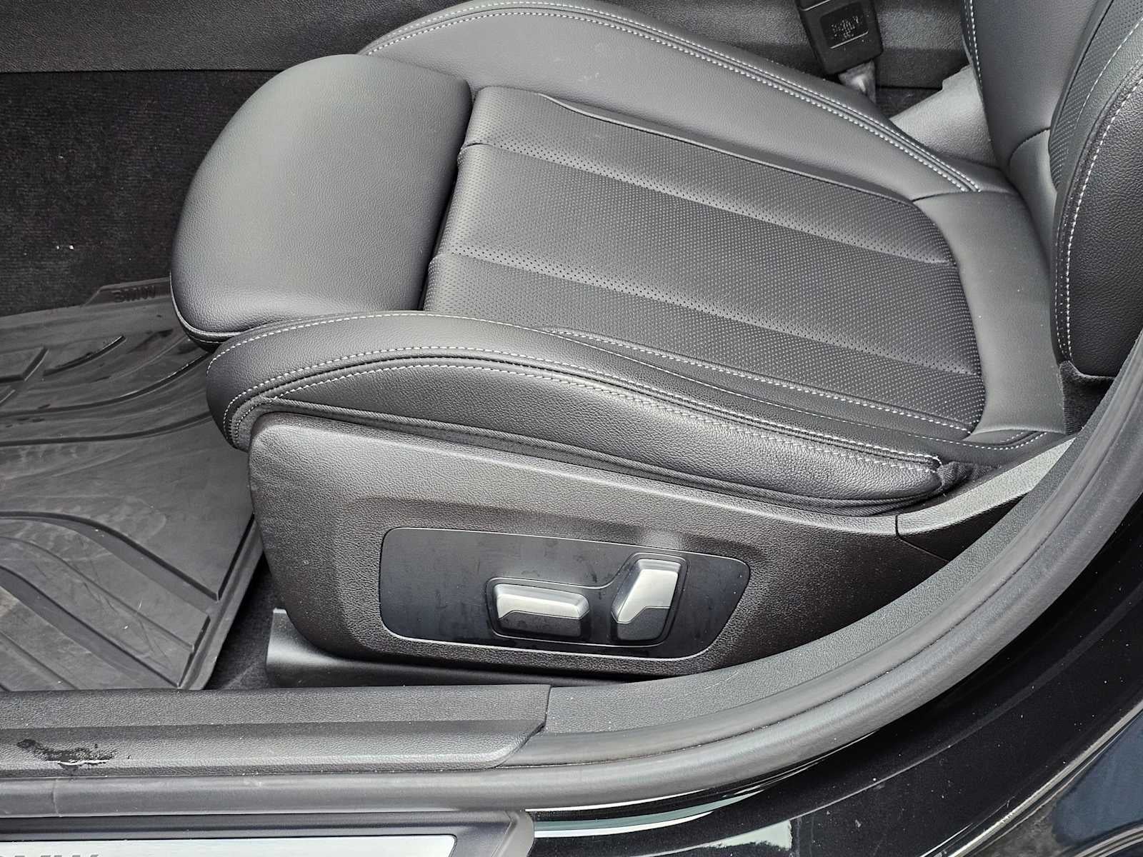 2023 BMW 3 Series 330e