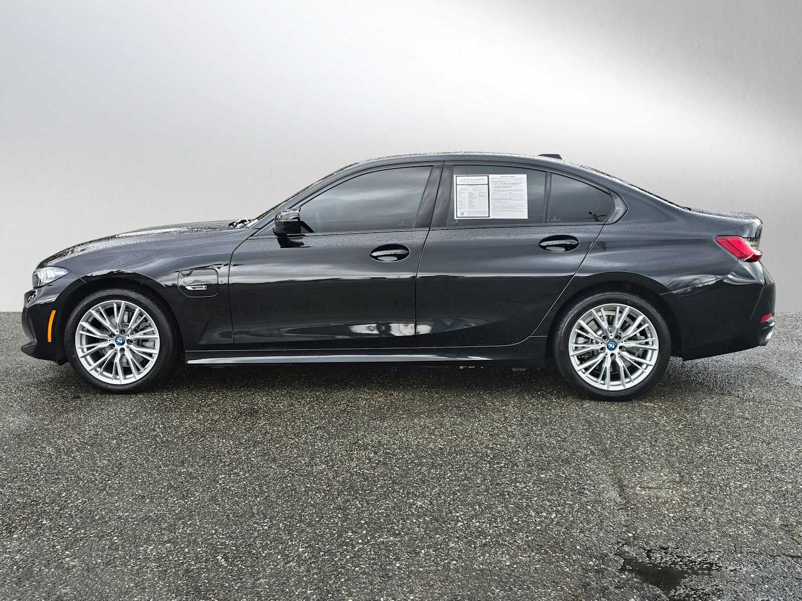 2023 BMW 3 Series 330e