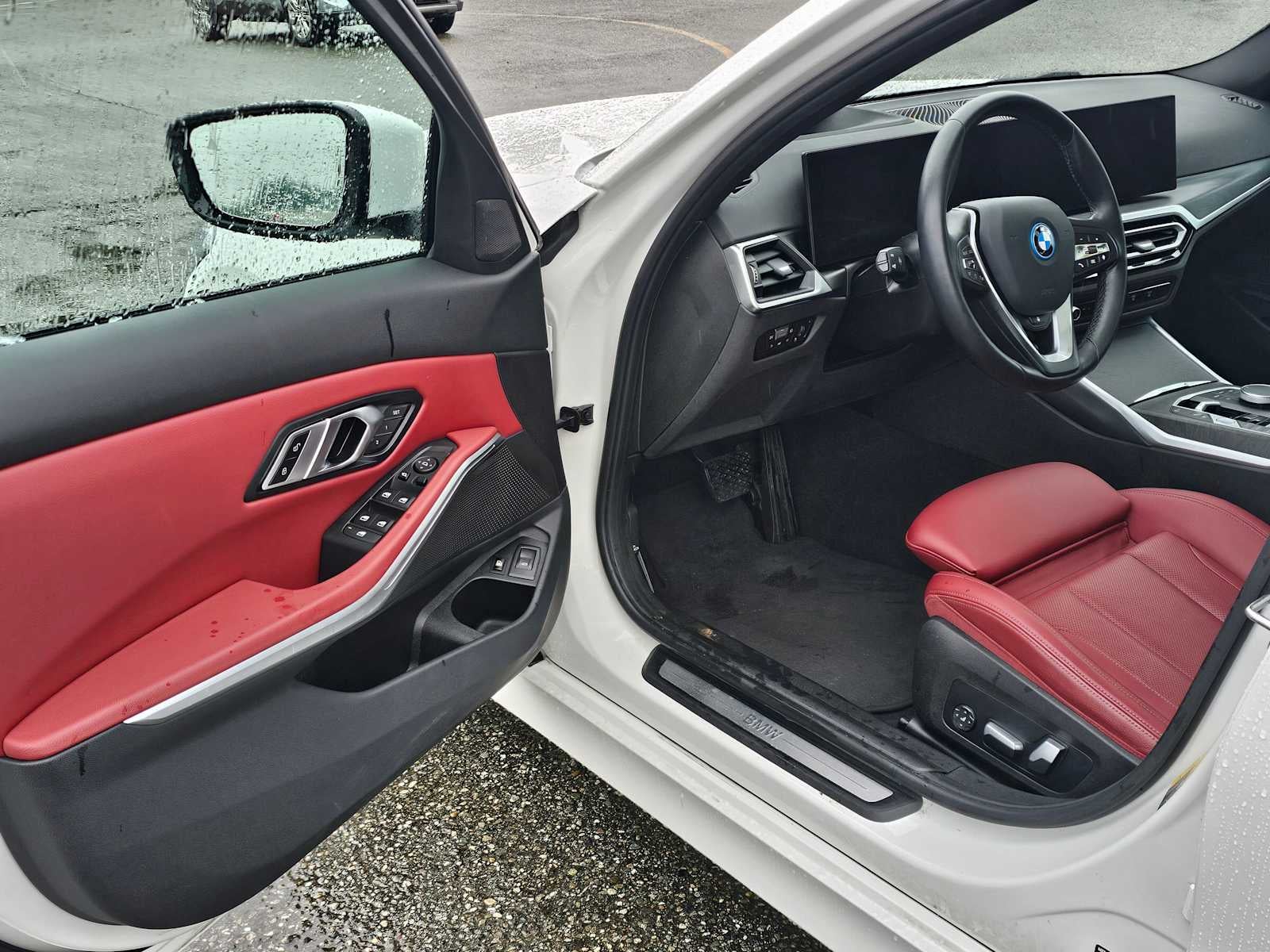 2023 BMW 330e xDrive 330e xDrive