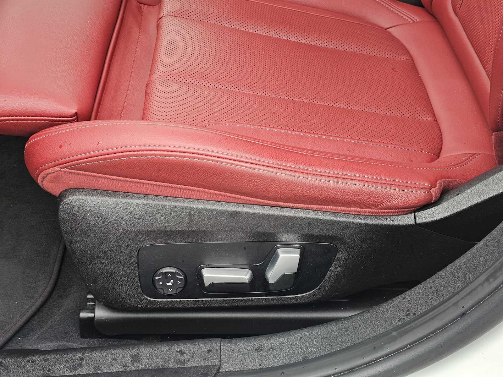 2023 BMW 330e xDrive 330e xDrive