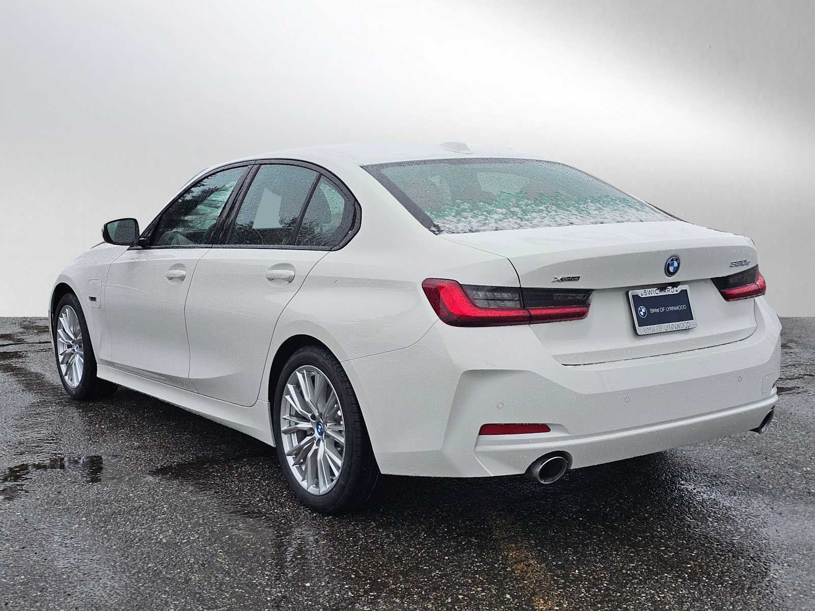 2023 BMW 330e xDrive 330e xDrive