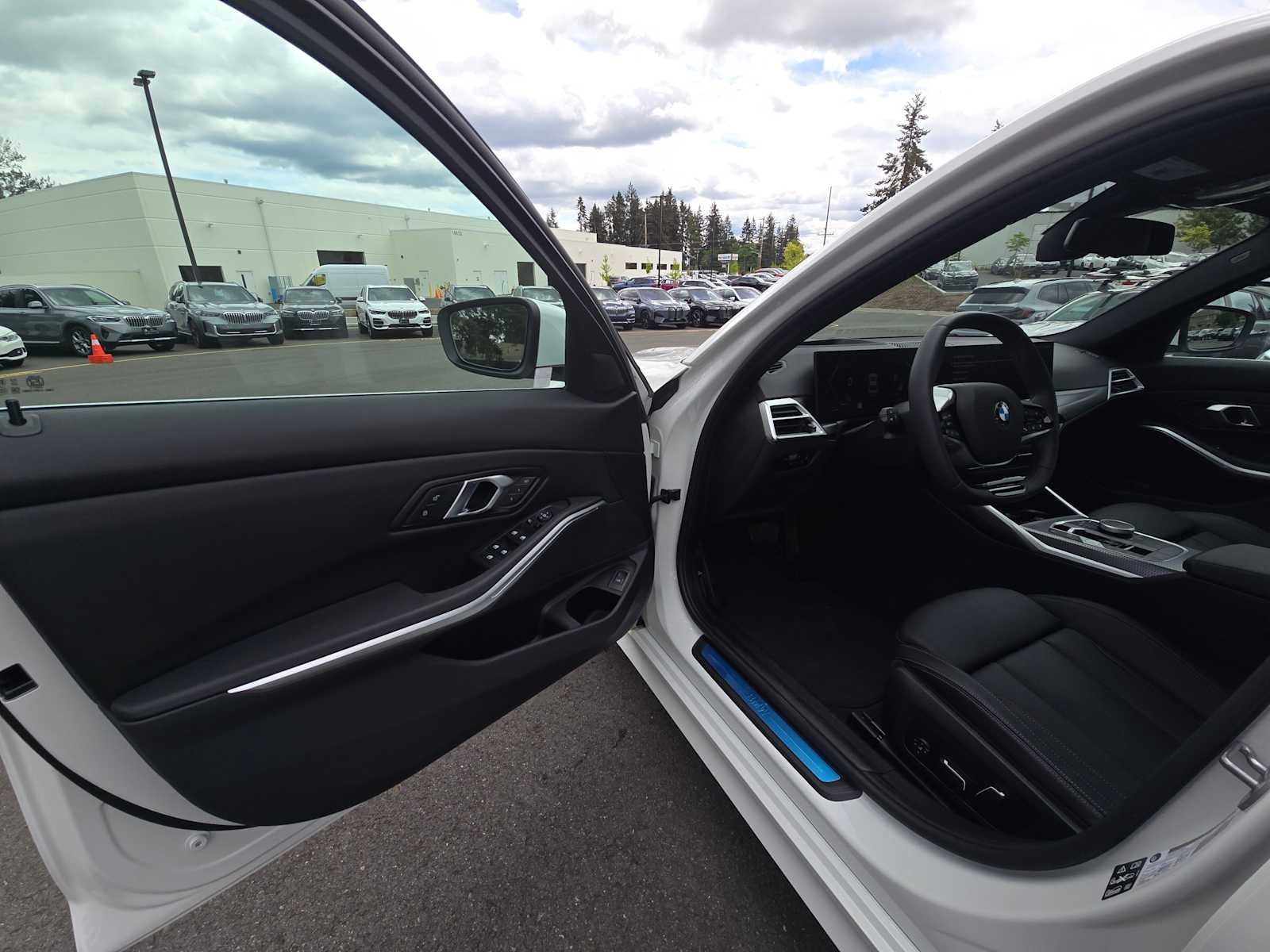 2025 BMW 330i xDrive 330i xDrive