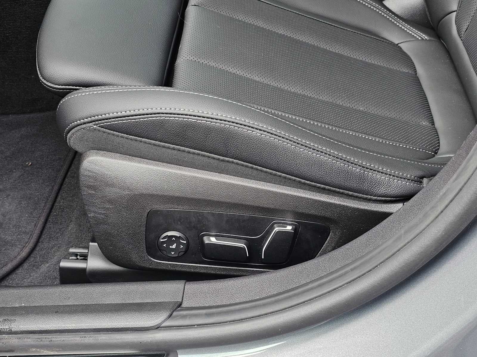 2024 BMW 330i xDrive 330i xDrive