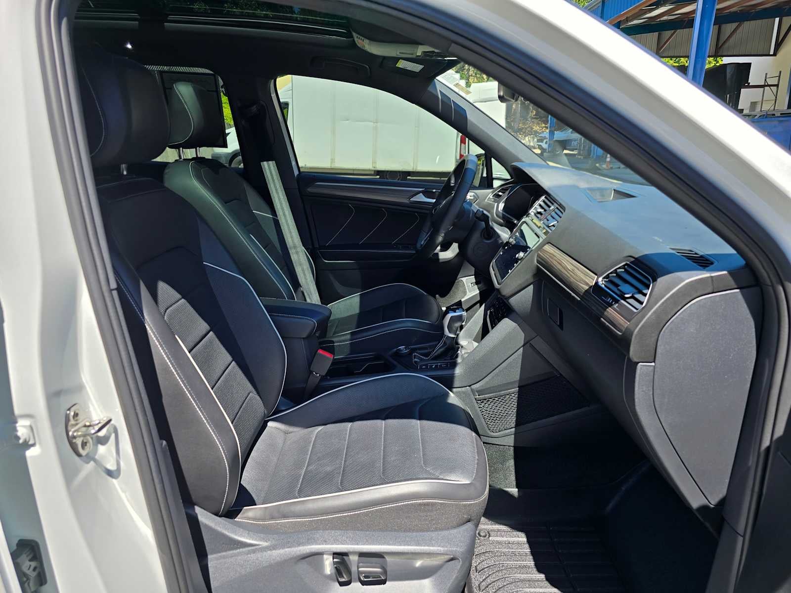 2024 Volkswagen Tiguan SEL R-Line