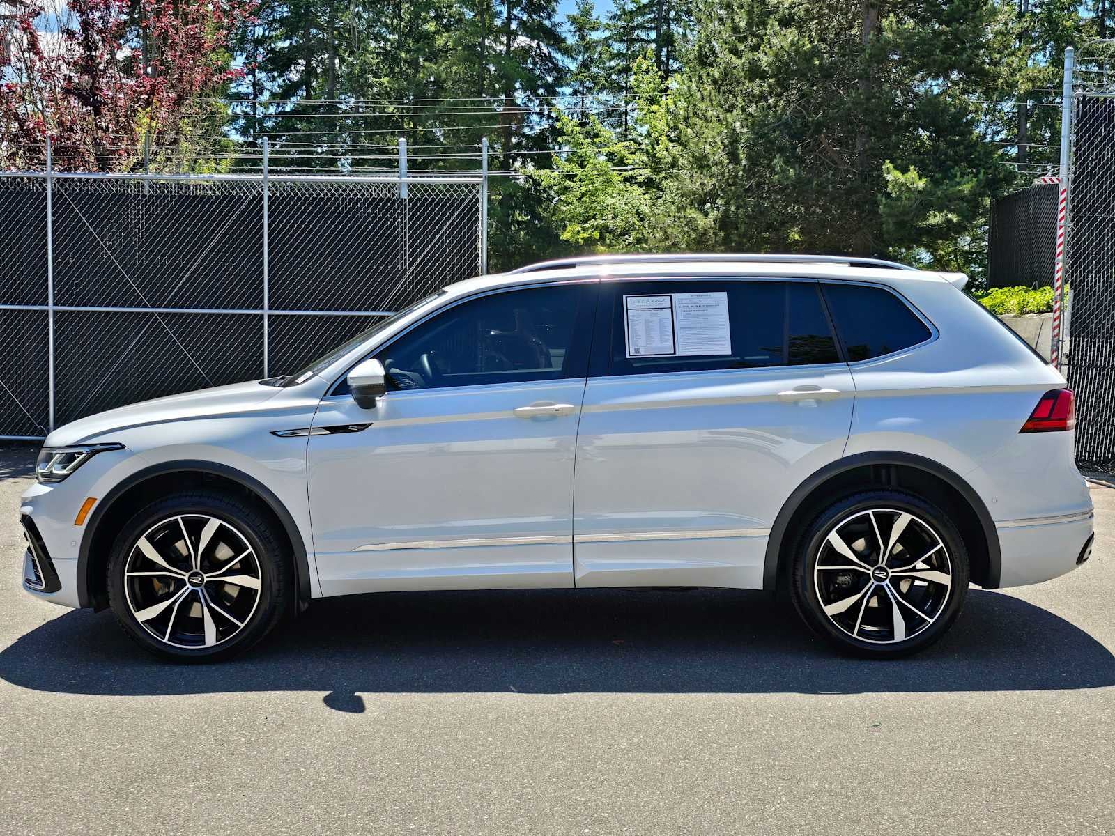 2024 Volkswagen Tiguan SEL R-Line