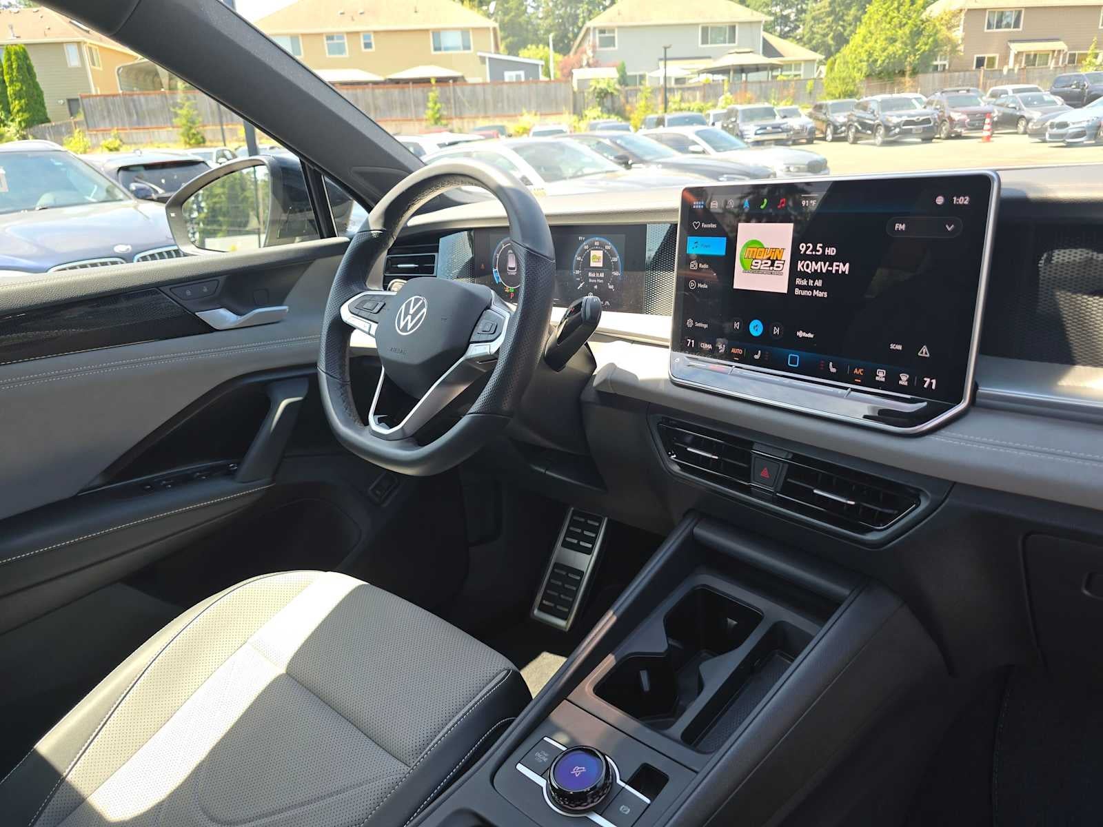 2025 Volkswagen Tiguan SE R-Line Black