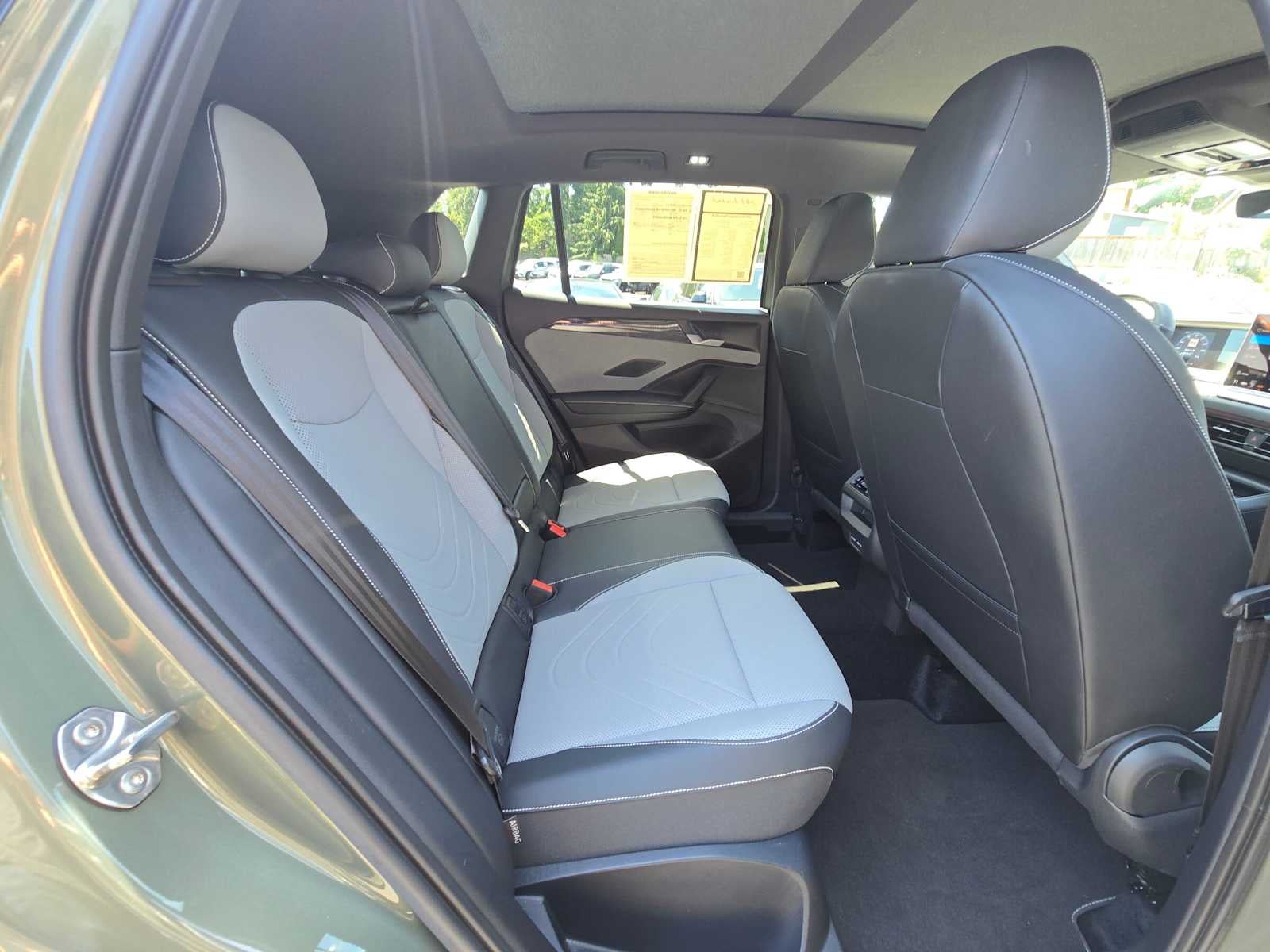 2025 Volkswagen Tiguan SE R-Line Black