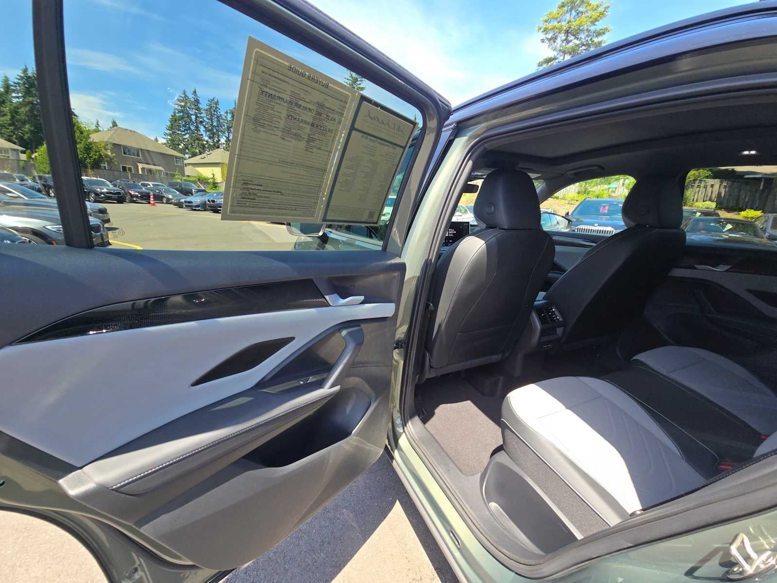 2025 Volkswagen Tiguan SE R-Line Black