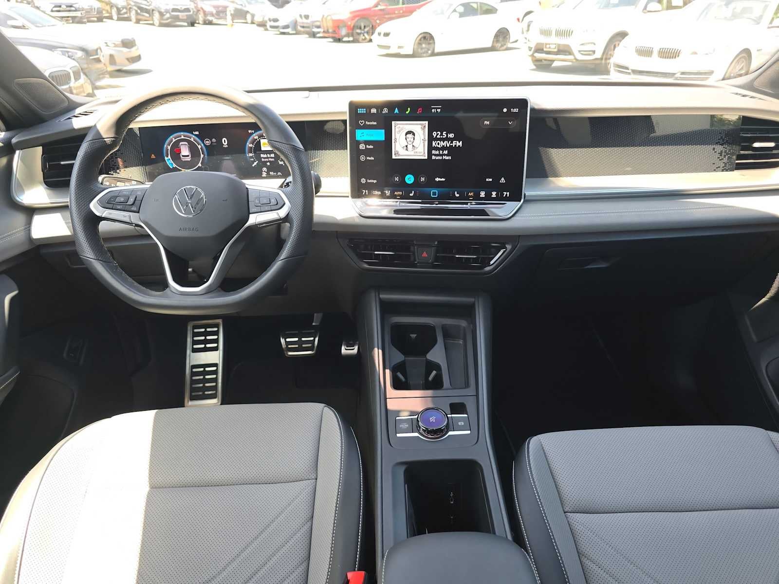 2025 Volkswagen Tiguan SE R-Line Black