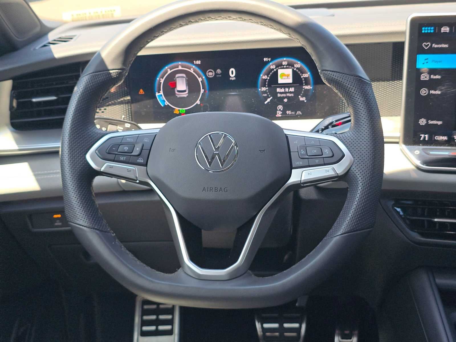 2025 Volkswagen Tiguan SE R-Line Black