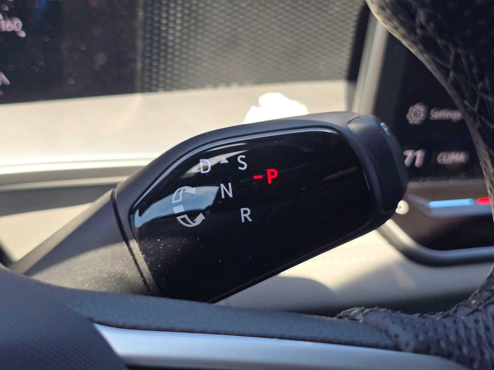 2025 Volkswagen Tiguan SE R-Line Black
