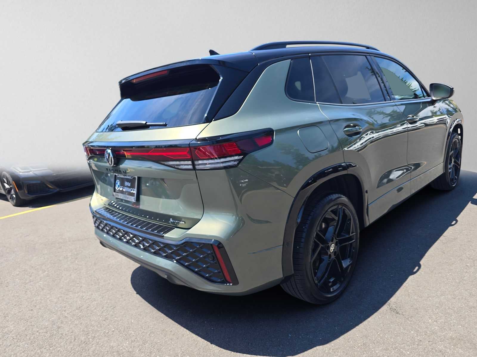 2025 Volkswagen Tiguan SE R-Line Black