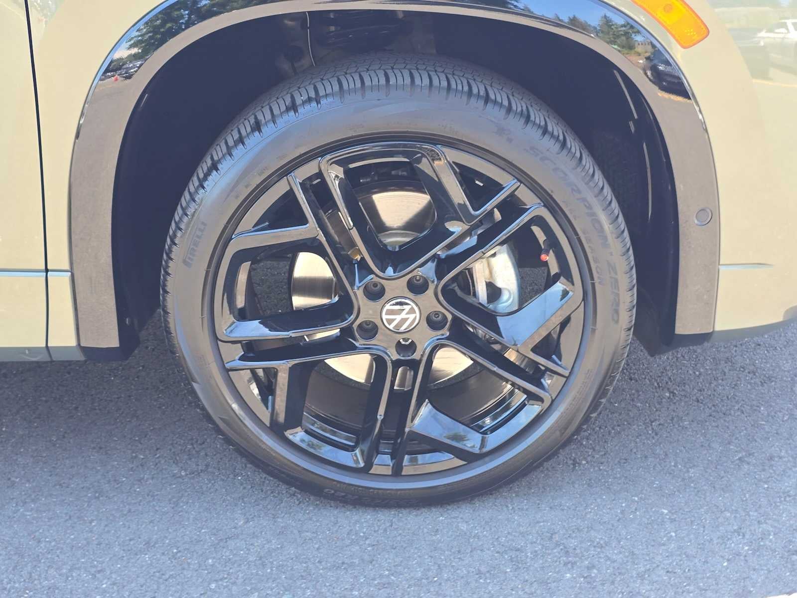 2025 Volkswagen Tiguan SE R-Line Black