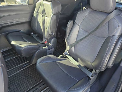 2024 Toyota Sienna Woodland Edition