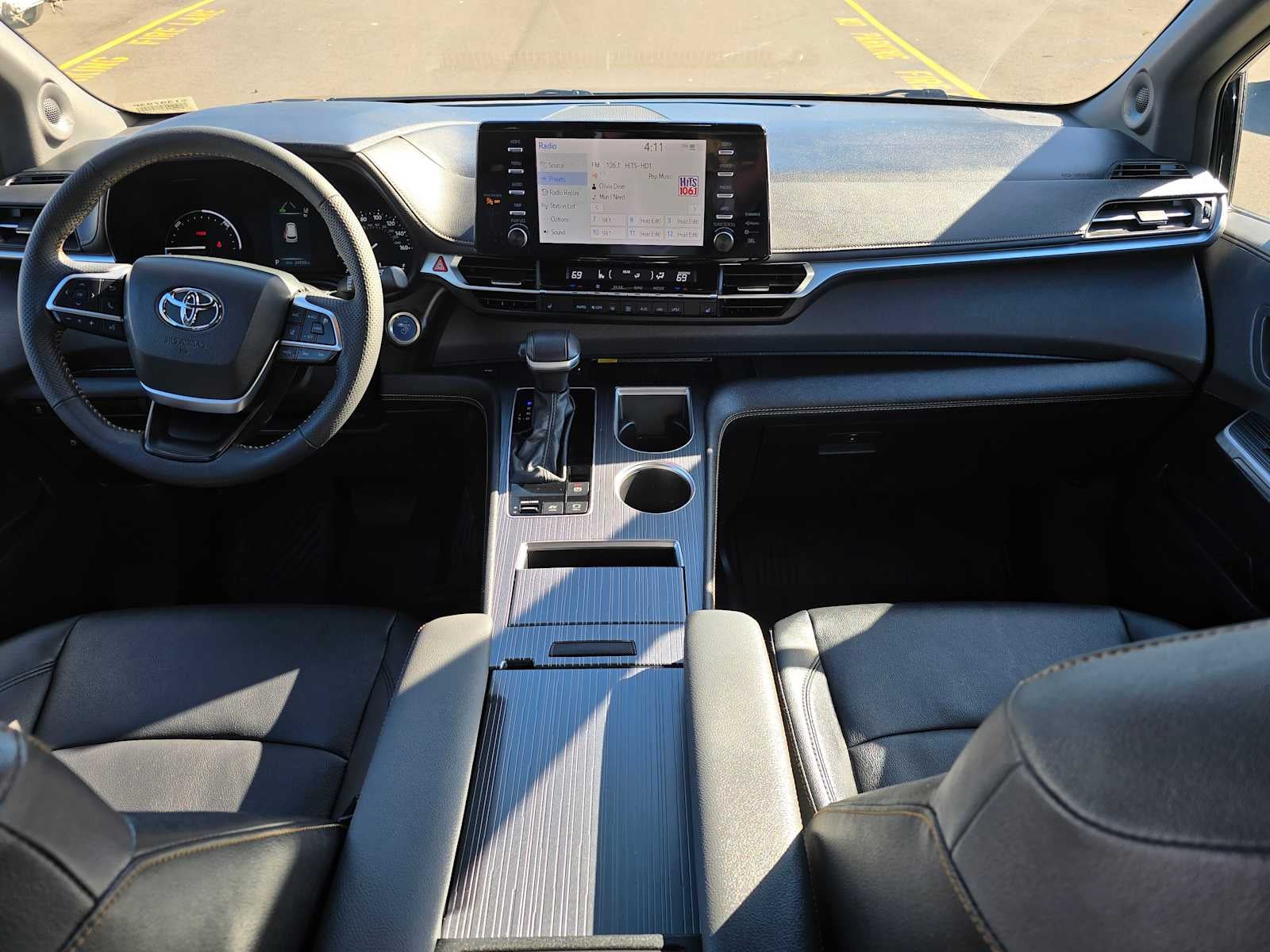 2024 Toyota Sienna Woodland Edition