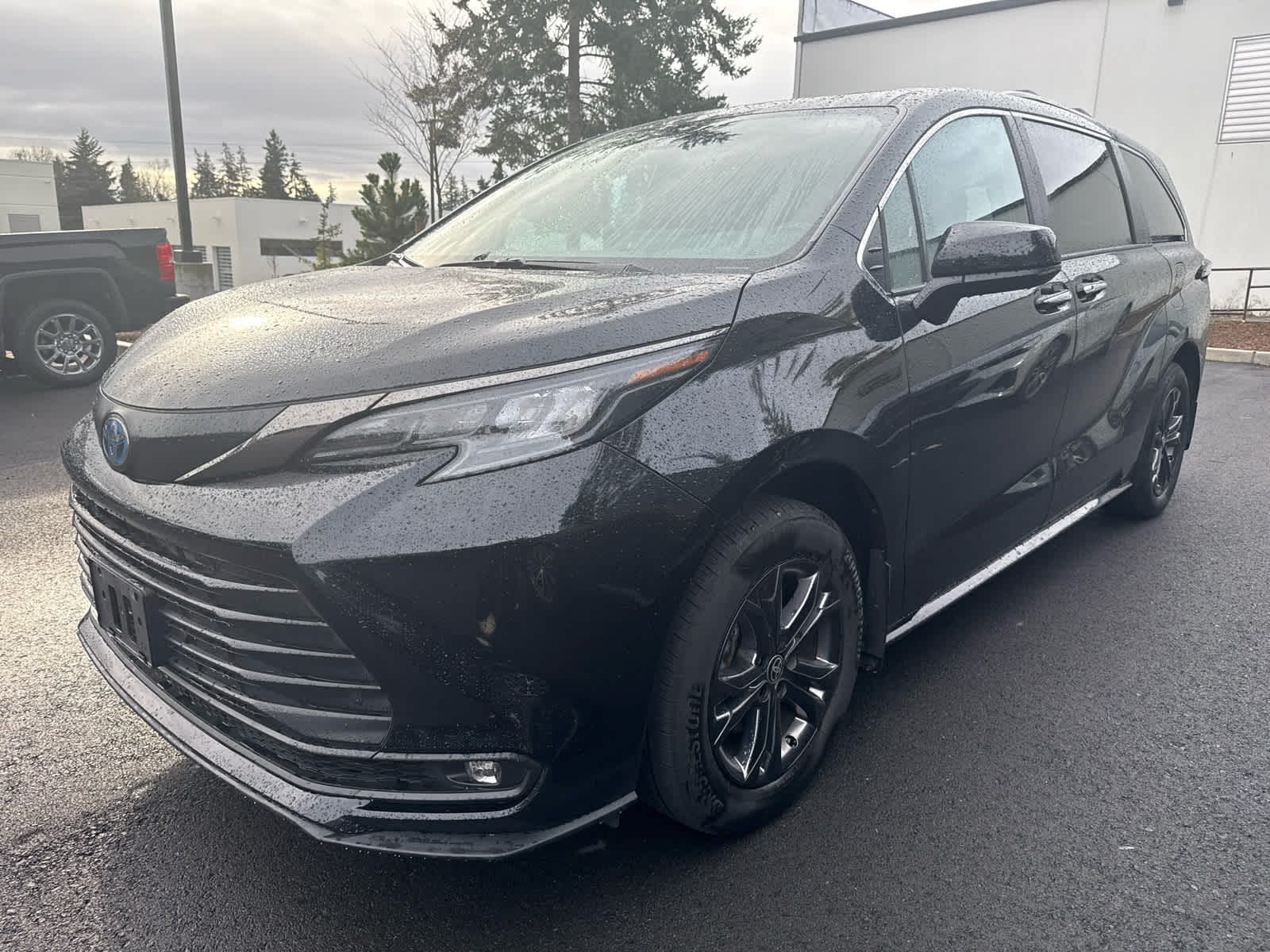 2024 Toyota Sienna Woodland Edition