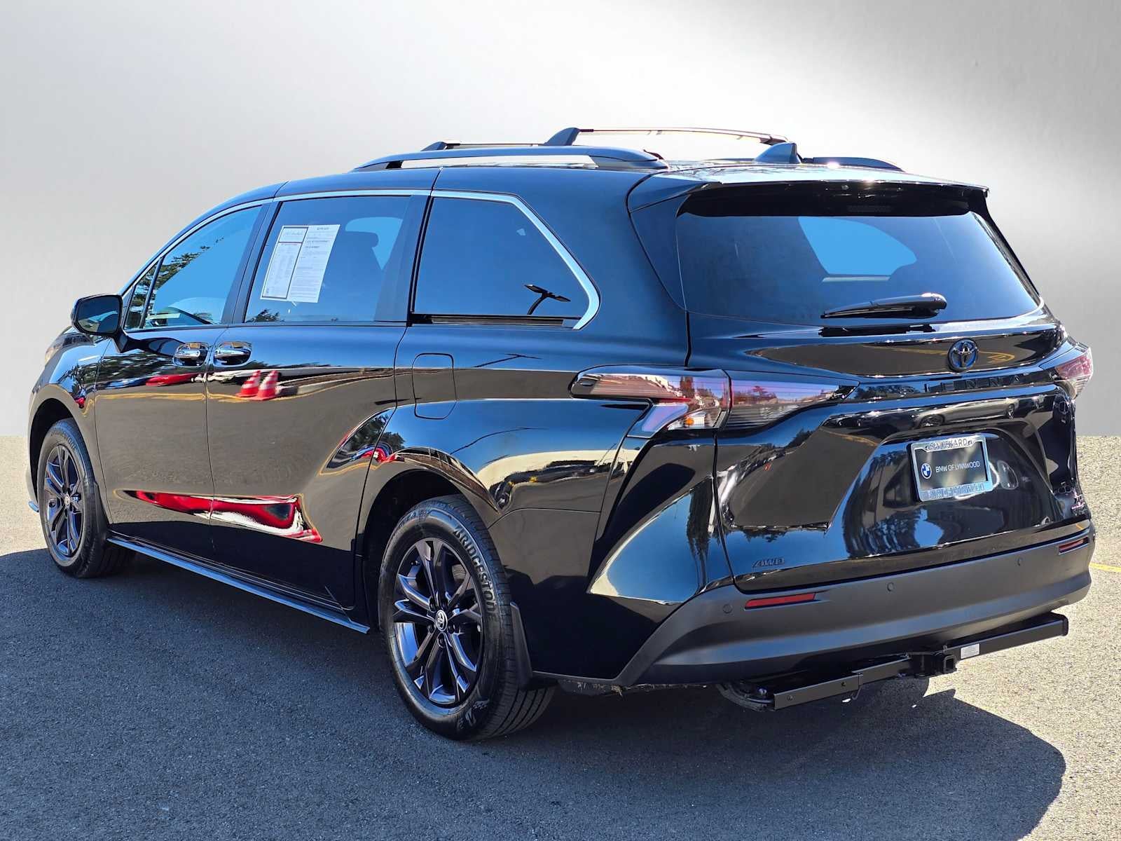 2024 Toyota Sienna Woodland Edition