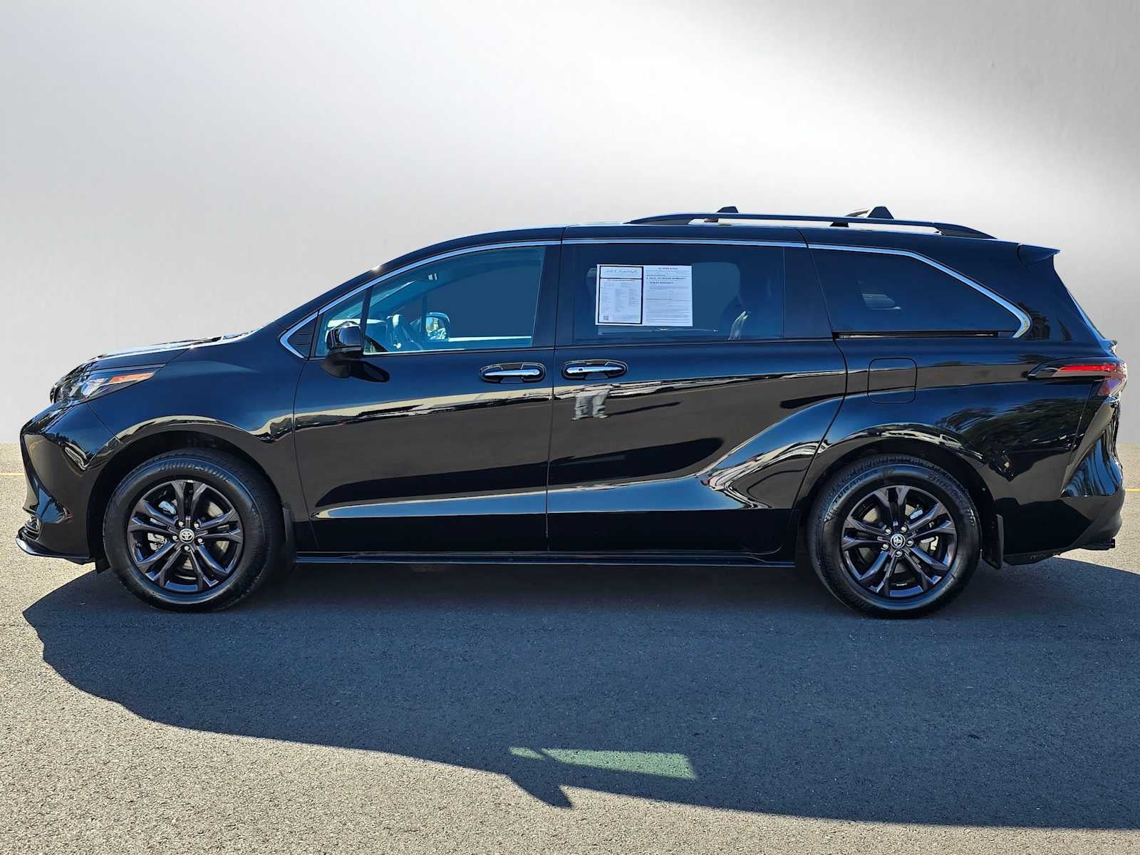 2024 Toyota Sienna Woodland Edition