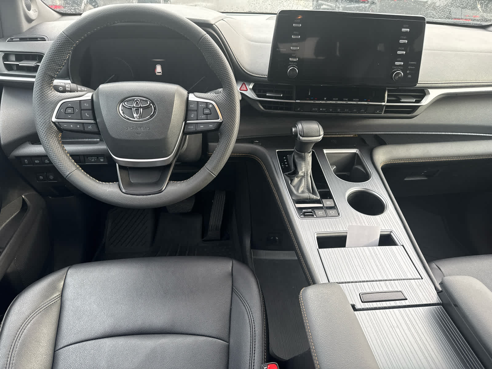 2024 Toyota Sienna Woodland Edition