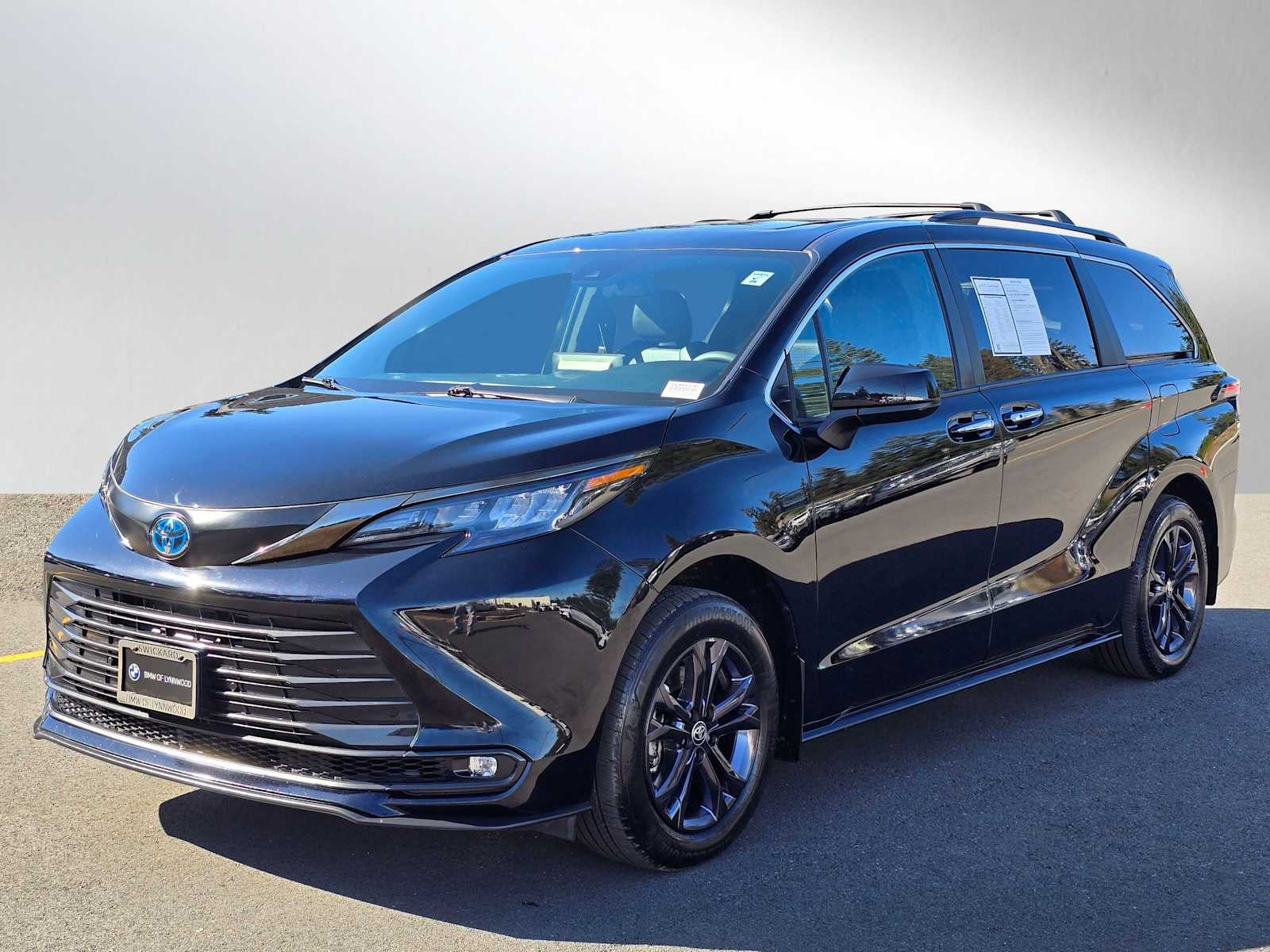 2024 Toyota Sienna Woodland Edition