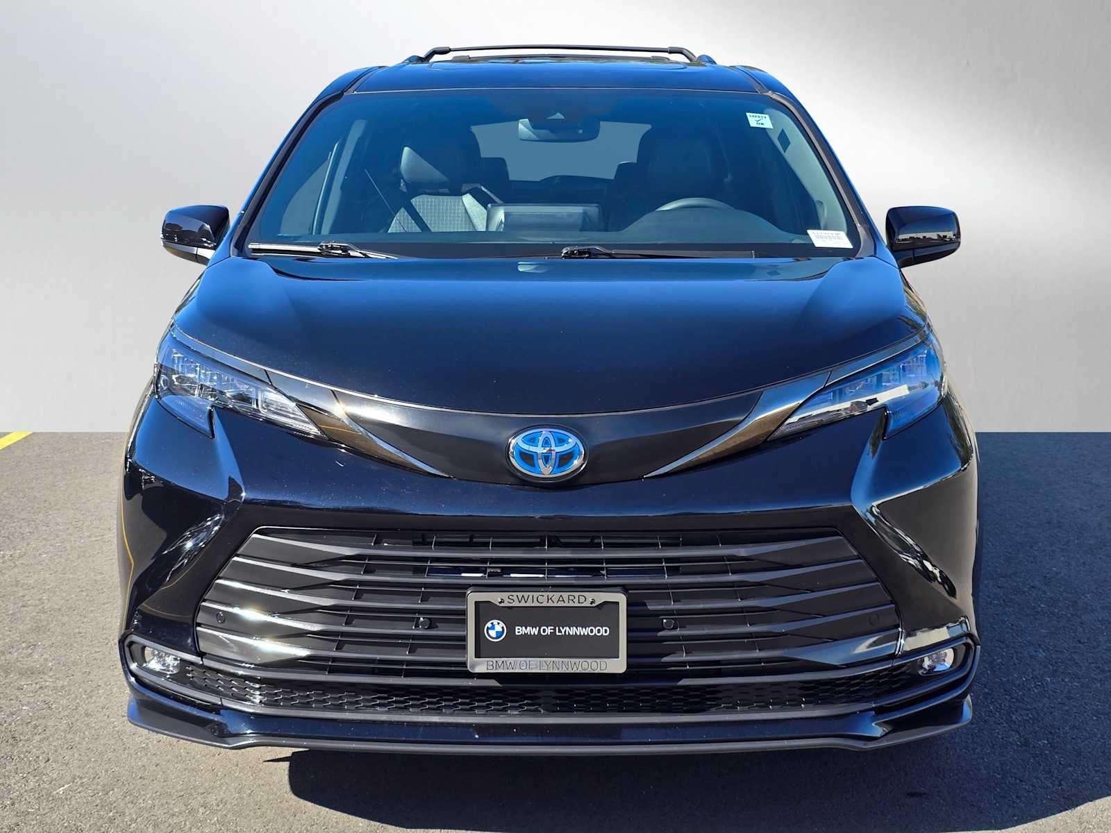 2024 Toyota Sienna Woodland Edition