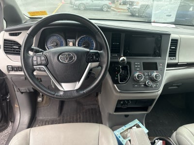 2017 Toyota Sienna XLE