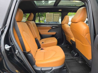 2024 Toyota Highlander Platinum