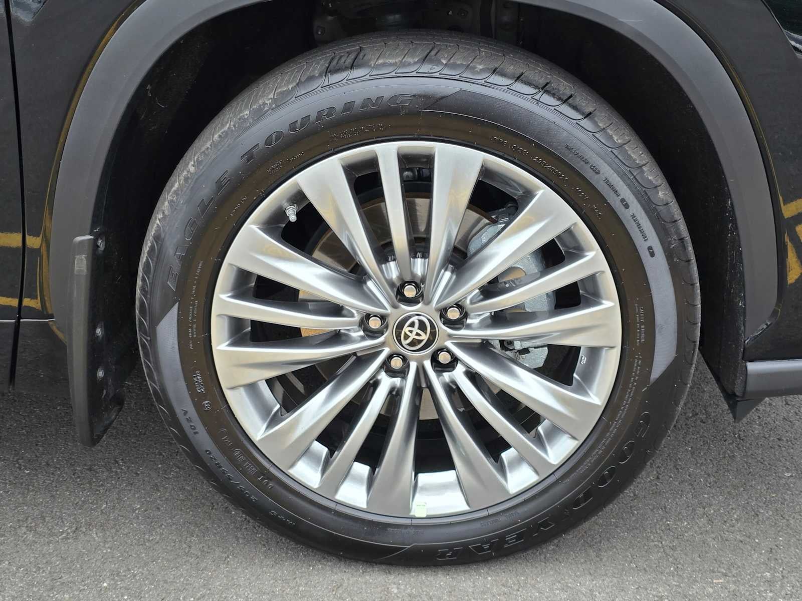2024 Toyota Highlander Platinum