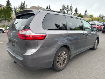 2016 Toyota Sienna XLE