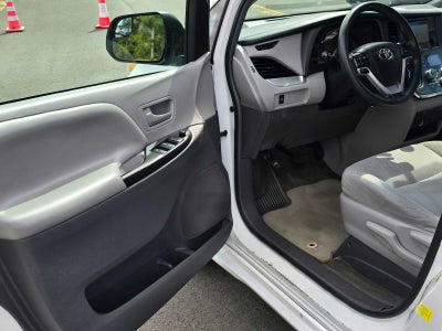 2017 Toyota Sienna L