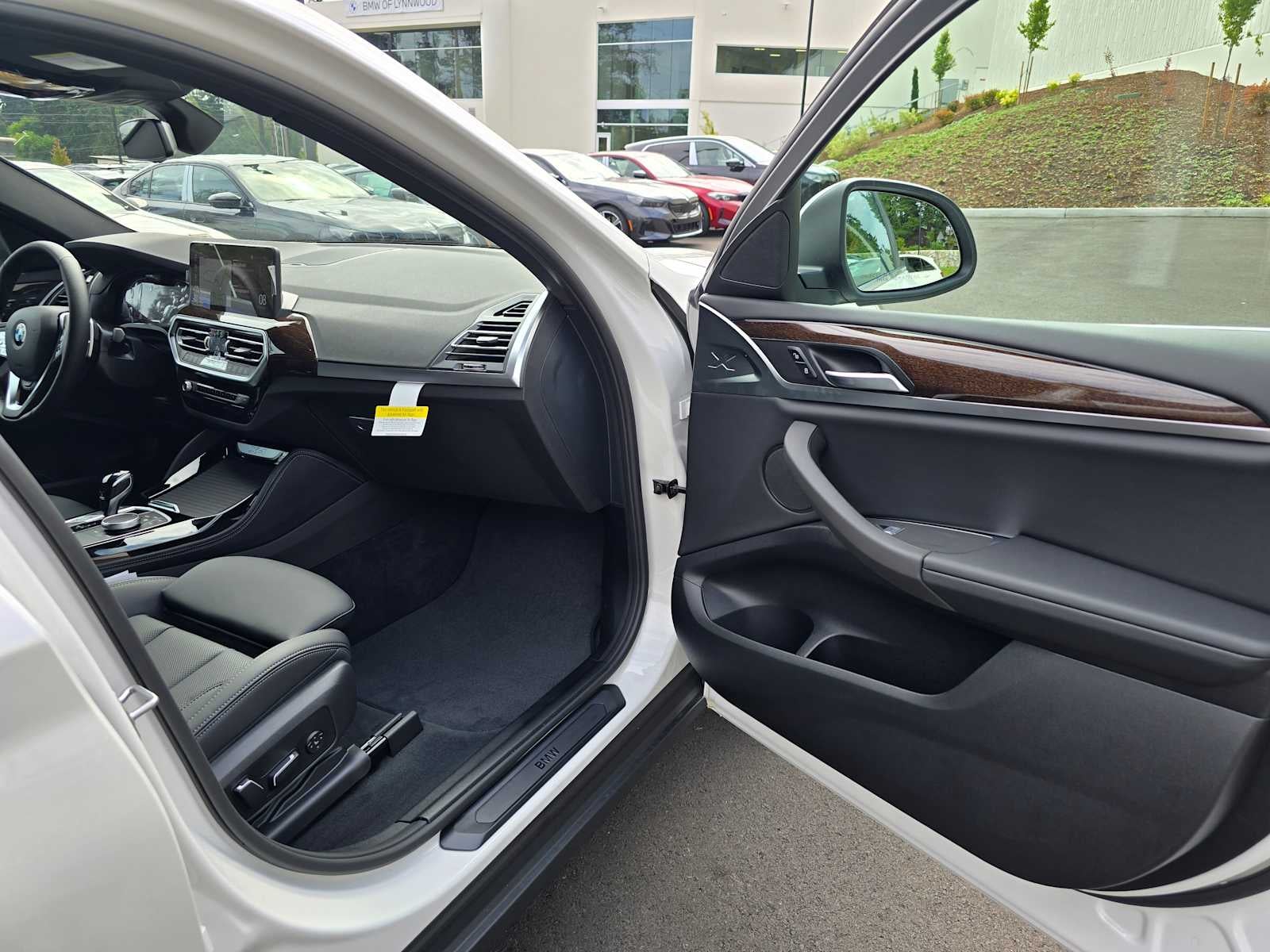 2025 BMW X4 xDrive30i xDrive30i