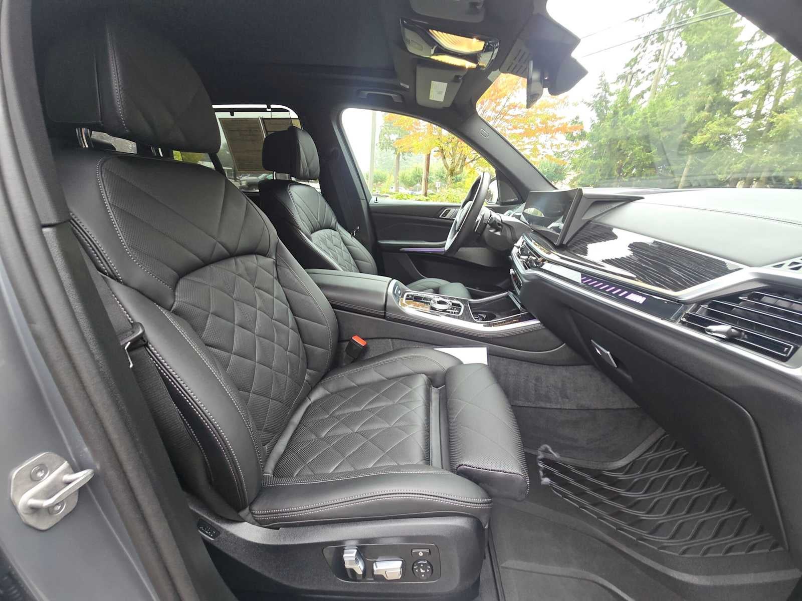 2025 BMW X5 M60i