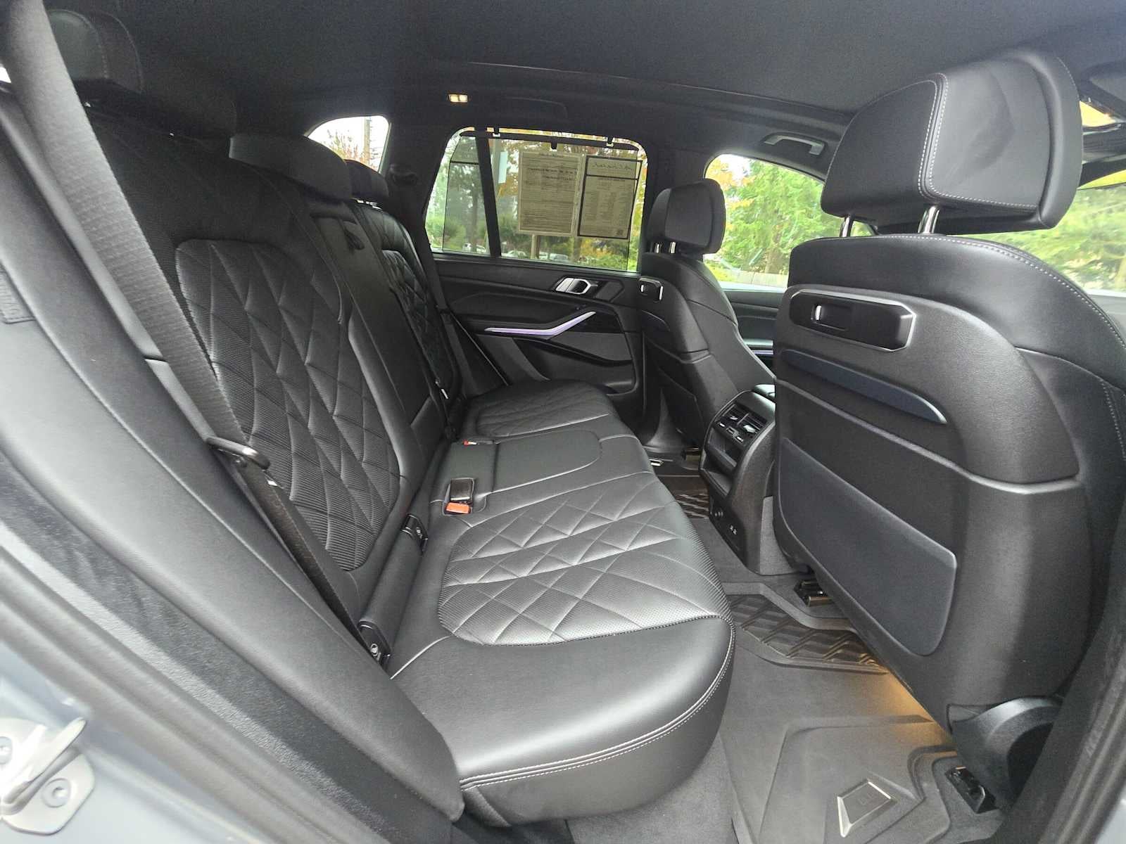 2025 BMW X5 M60i