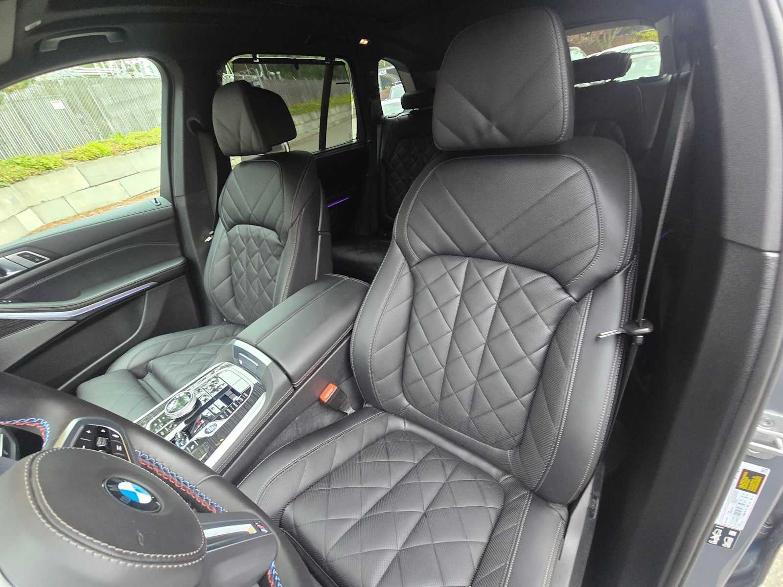 2025 BMW X5 M60i