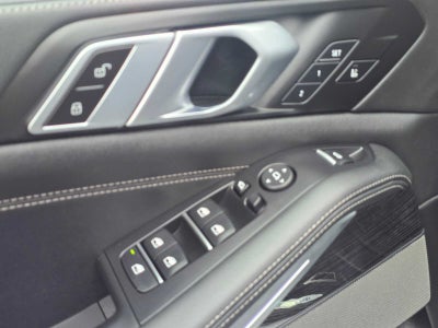 2025 BMW X5 M60i