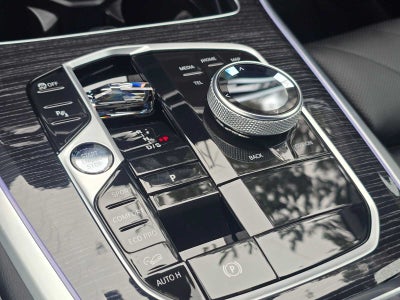 2025 BMW X5 M60i