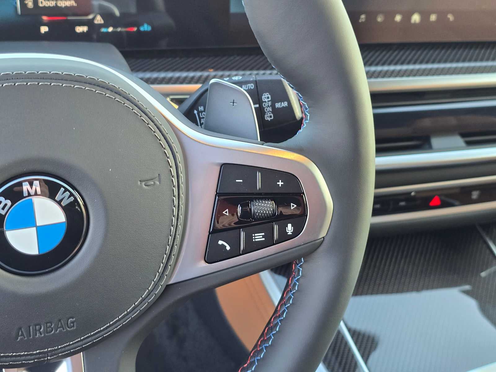 2025 BMW X5 M60i